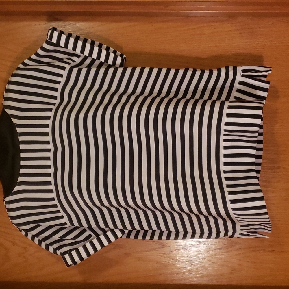$15 or 2/$20!Christopher & Banks Striped Black & White Short Sleeve Large Petite - Picture 1 of 7